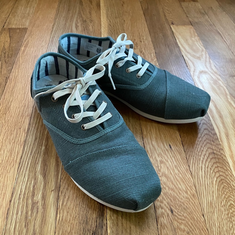 Comfy cute toms!